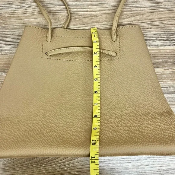 8 OTHER‎ REASONS Vegan Leather Slouchy Bucket Bag - Picture 3 of 10